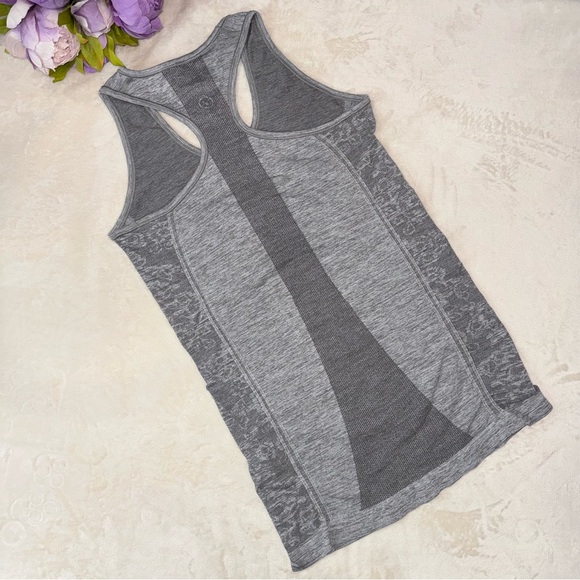 NEW American Eagle Grey Athletic Tank Top - Picture 5 of 9